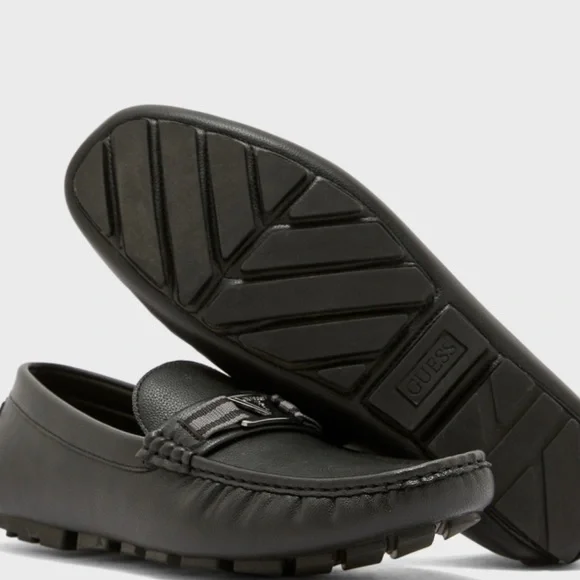 ??Guess Buckle Detail Moccasins Amazon.com | Guess Women main image 4